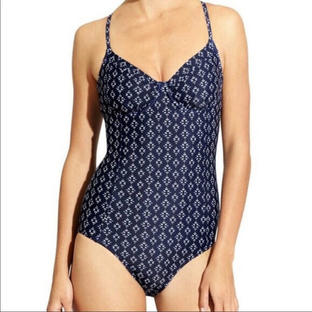 Athleta One Piece Swimsuit 32D/DD
